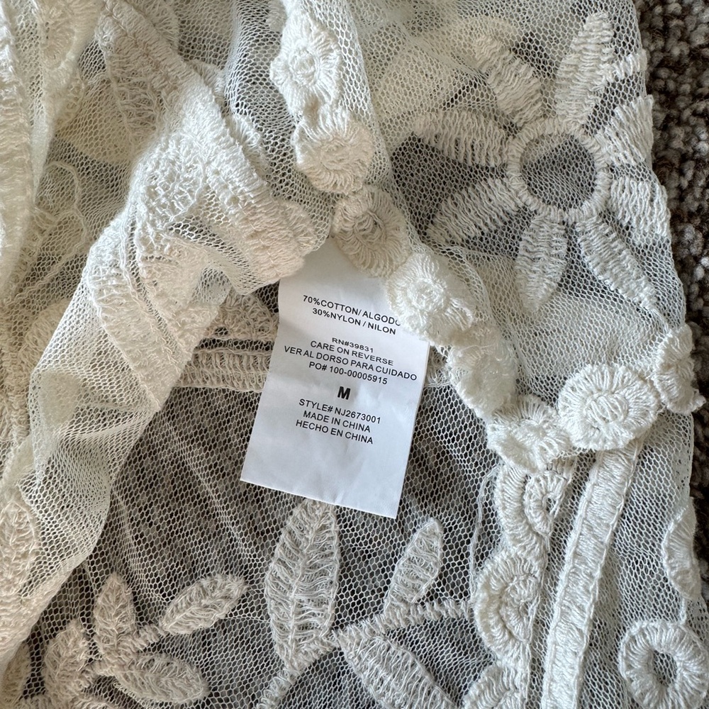 Rewind Cream Knit Blouse with Lace Details - Picture 4 of 6
